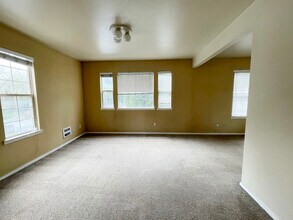 1000 NE B St in Pullman, WA - Building Photo - Building Photo