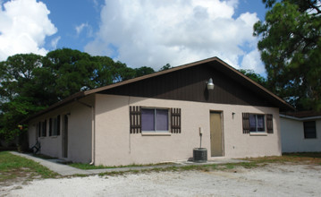 3209-3231 Broadway in Ft. Myers, FL - Building Photo - Building Photo