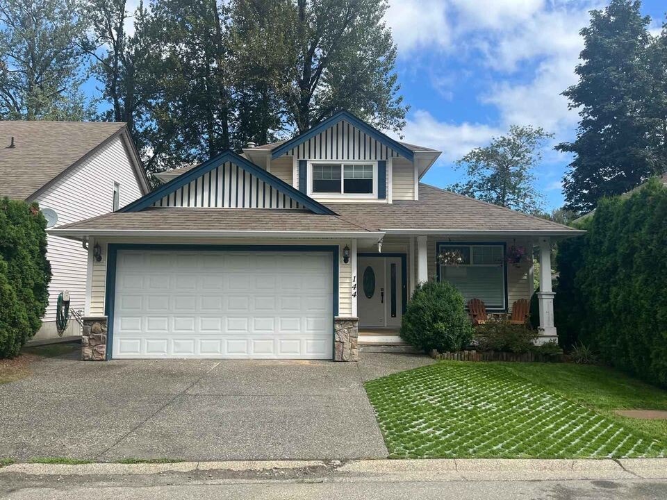 43995 Chilliwack Mountain Rd in Chilliwack, BC - Building Photo