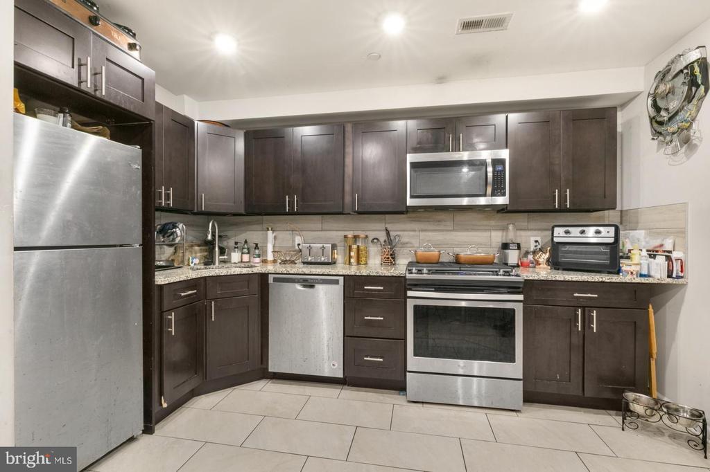 1431 Poplar St in Philadelphia, PA - Building Photo