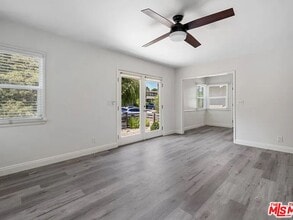 908 Venezia Ave in Los Angeles, CA - Building Photo - Building Photo