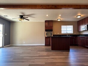 1633 S Farragut St in Ridgecrest, CA - Building Photo - Building Photo