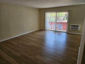 8649 Lake Murray Blvd, Unit #4 in San Diego, CA - Foto de edificio - Building Photo