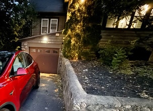 50 Sprague St in Dedham, MA - Foto de edificio - Building Photo