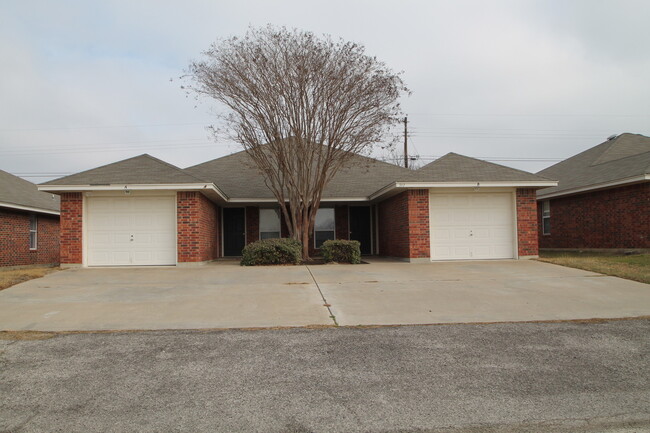 property at 915 Rosewood Dr