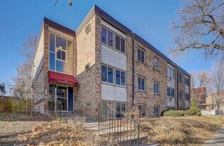 2212 Aldrich Ave S in Minneapolis, MN - Building Photo