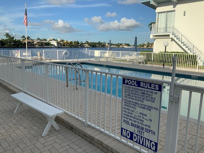 425 Bayshore Dr, Unit #1 in Fort Lauderdale, FL - Building Photo - Building Photo