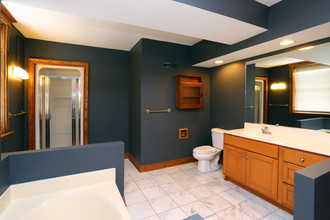 Downtown Bloomingnton Lofts in Bloomington, IL - Building Photo - Interior Photo