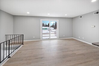 7968 163rd Pl in Tinley Park, IL - Foto de edificio - Building Photo
