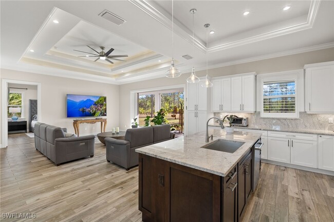 4520 12th St NE in Naples, FL - Foto de edificio - Building Photo