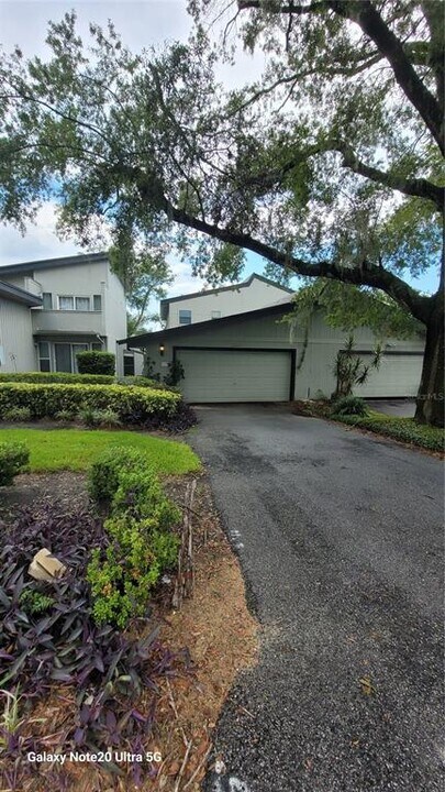 2039 Lake Alden Dr in Apopka, FL - Building Photo