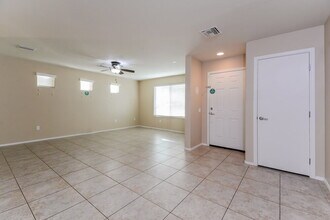 10992 E Gray Mare Trail in Tucson, AZ - Foto de edificio - Building Photo