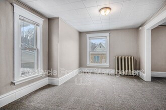 247 Sweet St NE in Grand Rapids, MI - Building Photo - Building Photo