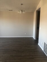 1423 E Dakota Ave in Nampa, ID - Foto de edificio - Building Photo