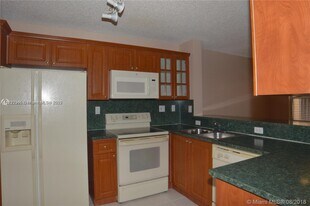 230 Mahogany Ter in Davie, FL - Building Photo