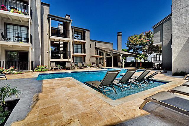 6910 Skillman St in Dallas, TX - Foto de edificio