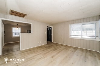 34 Ledgewood Dr in Bedford, OH - Building Photo - Building Photo