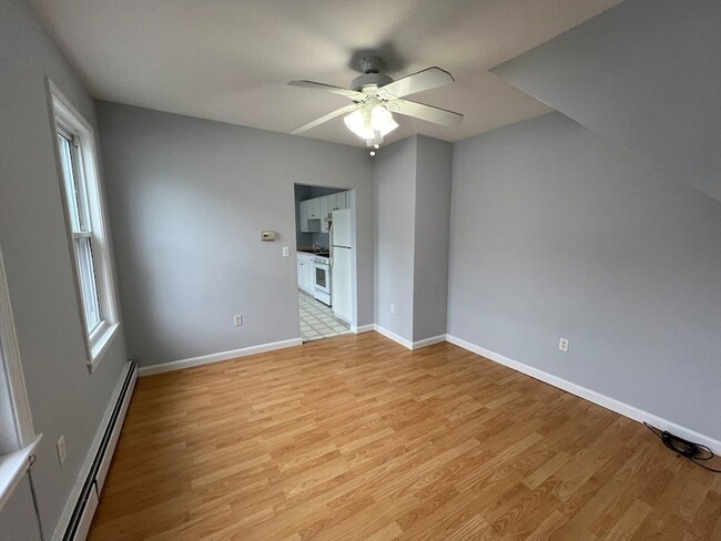 155 E Central St, Unit R in Franklin, MA - Building Photo - Building Photo