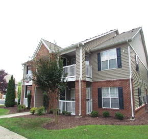 Windhill and Windhill Court in Greensboro, NC - Building Photo