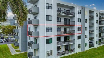 1301 NE 7th St in Hallandale Beach, FL - Building Photo