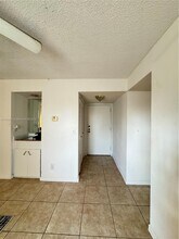 3410 Foxcroft Rd in Miramar, FL - Building Photo - Building Photo