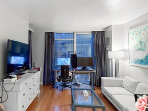 310 W 53rd St in New York, NY - Building Photo - Building Photo