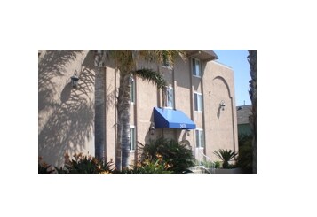 La Pacifica Apartments in San Diego, CA - Building Photo - Building Photo