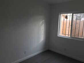 1030 E 21st St in Long Beach, CA - Building Photo - Building Photo