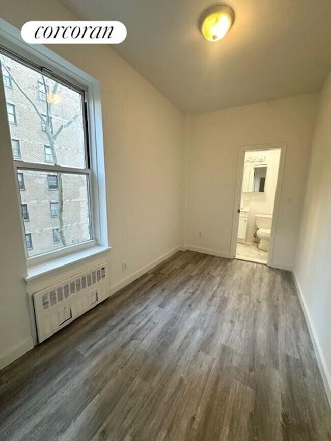 235 E 27th St in New York, NY - Foto de edificio - Building Photo