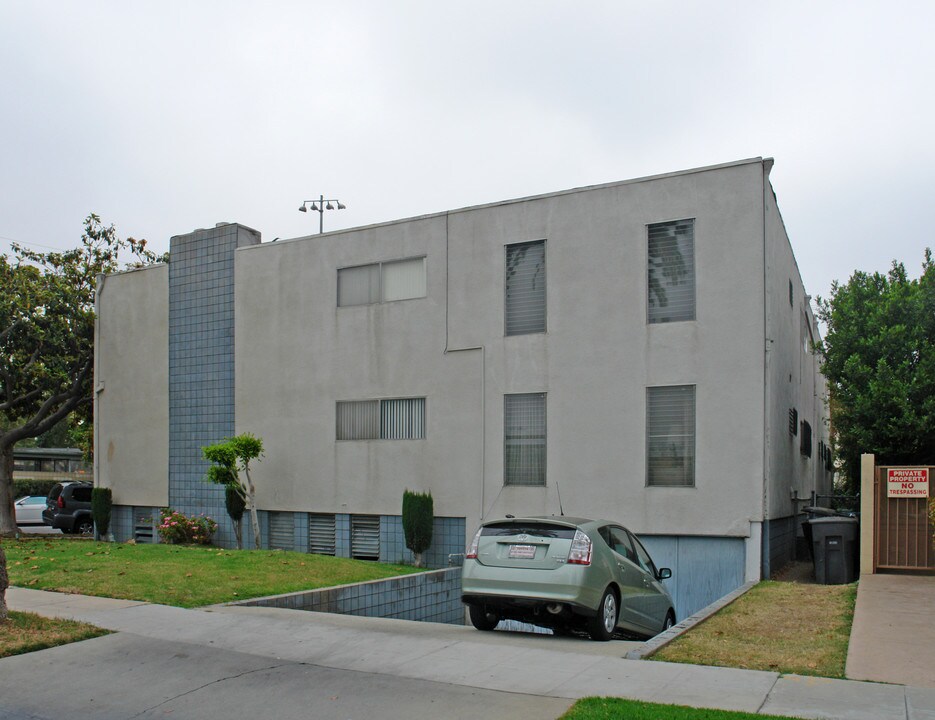 8365 Gregory Way in Beverly Hills, CA - Building Photo