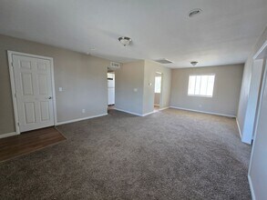 2732 Berg St in North Las Vegas, NV - Building Photo - Building Photo