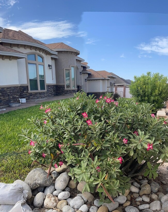 929 Richland Dr