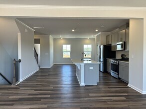 318 Leland Crst Dr in Apex, NC - Building Photo - Building Photo