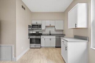 313 Kambach St in Pittsburgh, PA - Building Photo