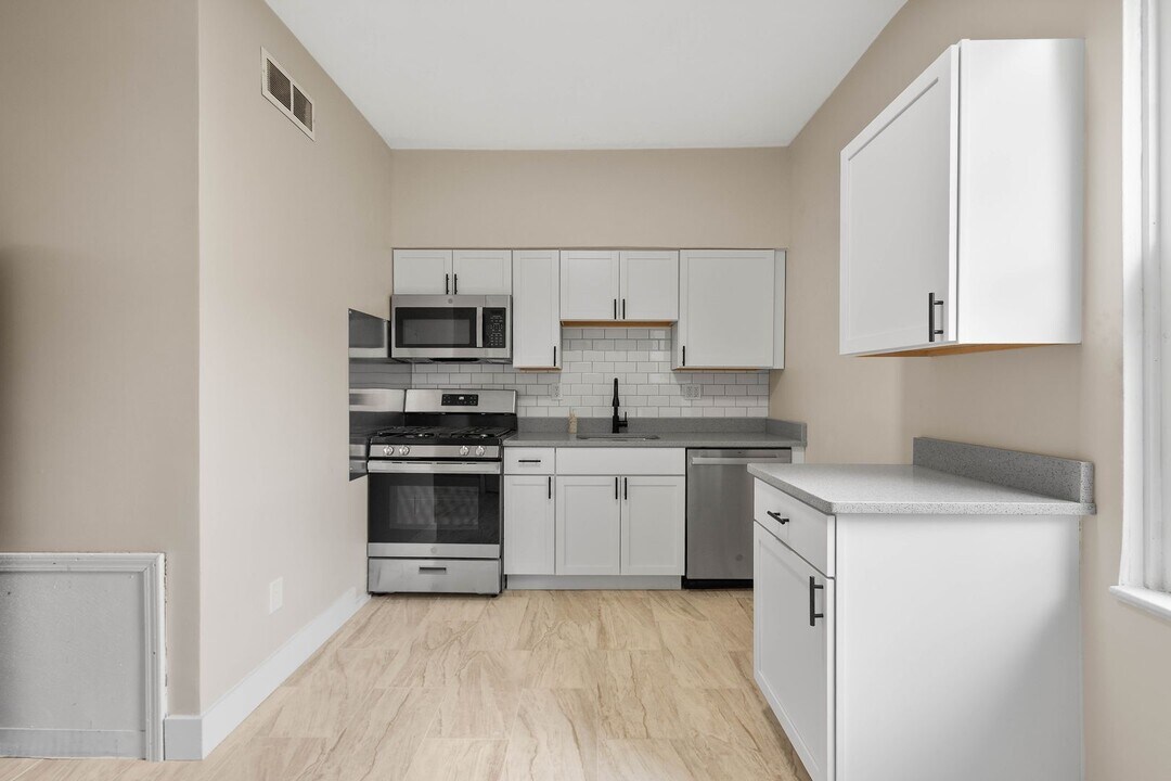 313 Kambach St in Pittsburgh, PA - Building Photo