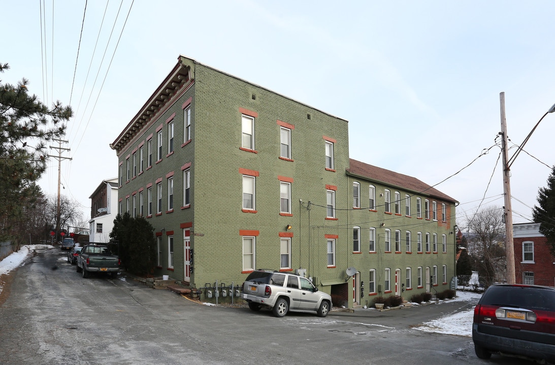 5 Whitehall St in Cohoes, NY - Building Photo