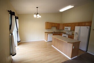 13654 Fire Creek Trail Dr in Anchorage, AK - Building Photo - Building Photo