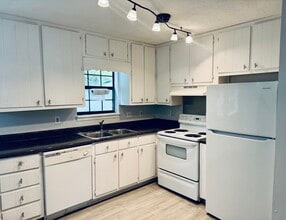 2645 Parkside Way in Snellville, GA - Building Photo - Building Photo