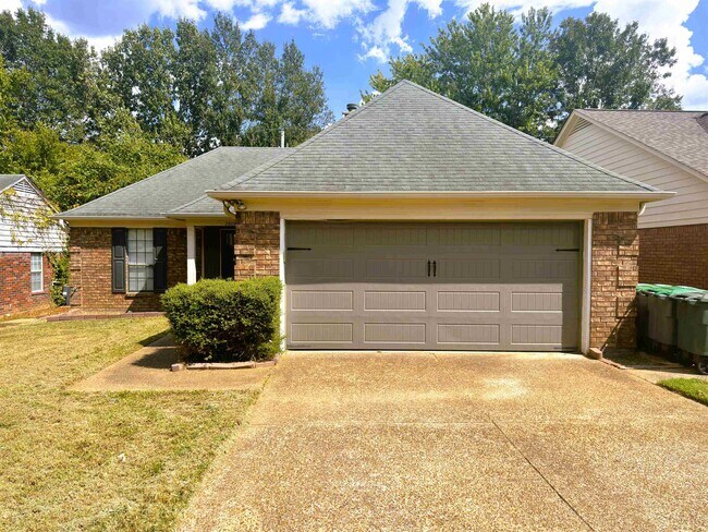 property at 2806 Maryland Cir E