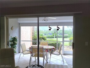 300 Horse Creek Dr in Naples, FL - Building Photo - Building Photo