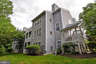 12040 Cardamom Dr in Woodbridge, VA - Building Photo