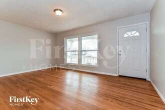 370 Falcon Dr in Florissant, MO - Building Photo - Building Photo