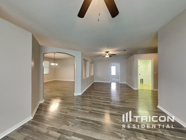 1143 Emerald Hill Way in Valrico, FL - Building Photo - Building Photo