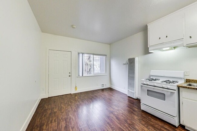 property at 2000 Linden St