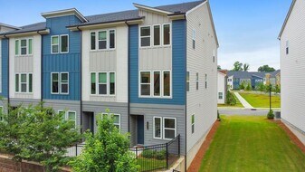 1521 Layton Ln NW in Atlanta, GA - Building Photo