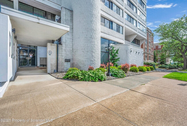 550 Clay Ave in Scranton, PA - Building Photo - Building Photo