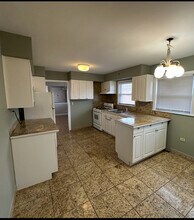 3341 W Pratt Ave in Lincolnwood, IL - Building Photo - Building Photo