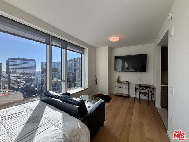 property at 889 Francisco St