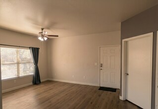 45 Maleena Mesa St, Unit 1313 in Henderson, NV - Building Photo - Building Photo