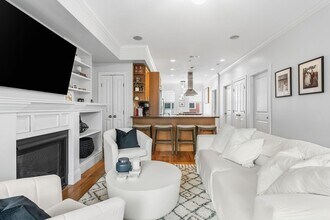 180 Gold St in Boston, MA - Building Photo - Building Photo